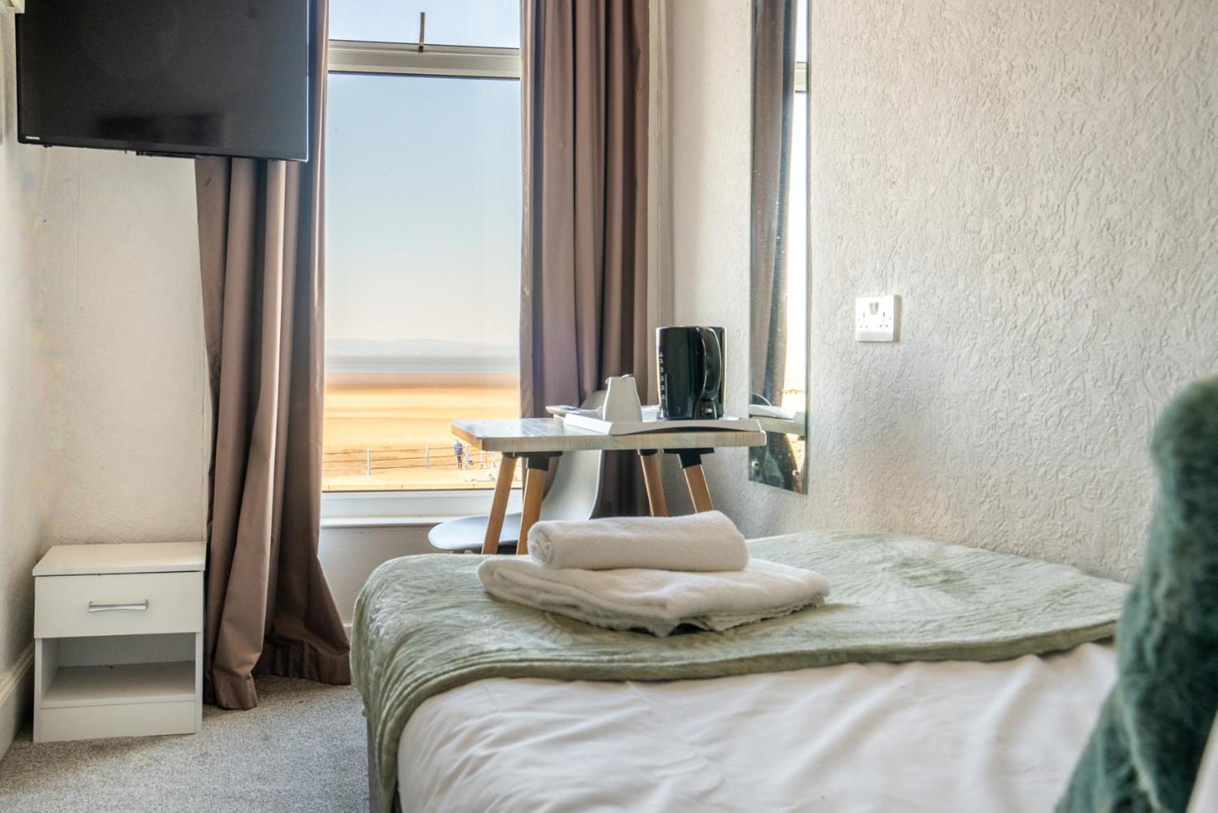Hotel The Clifton Seafront
