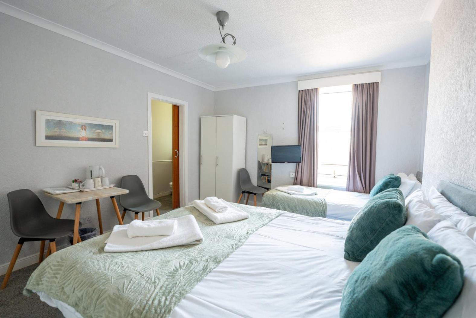 Hotel The Clifton Seafront 3*