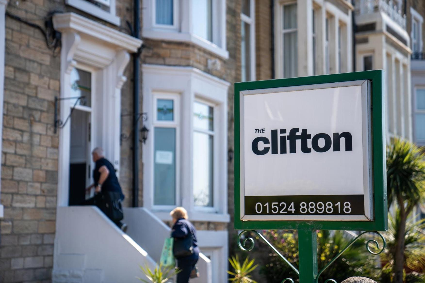 The Clifton Seafront 3*
